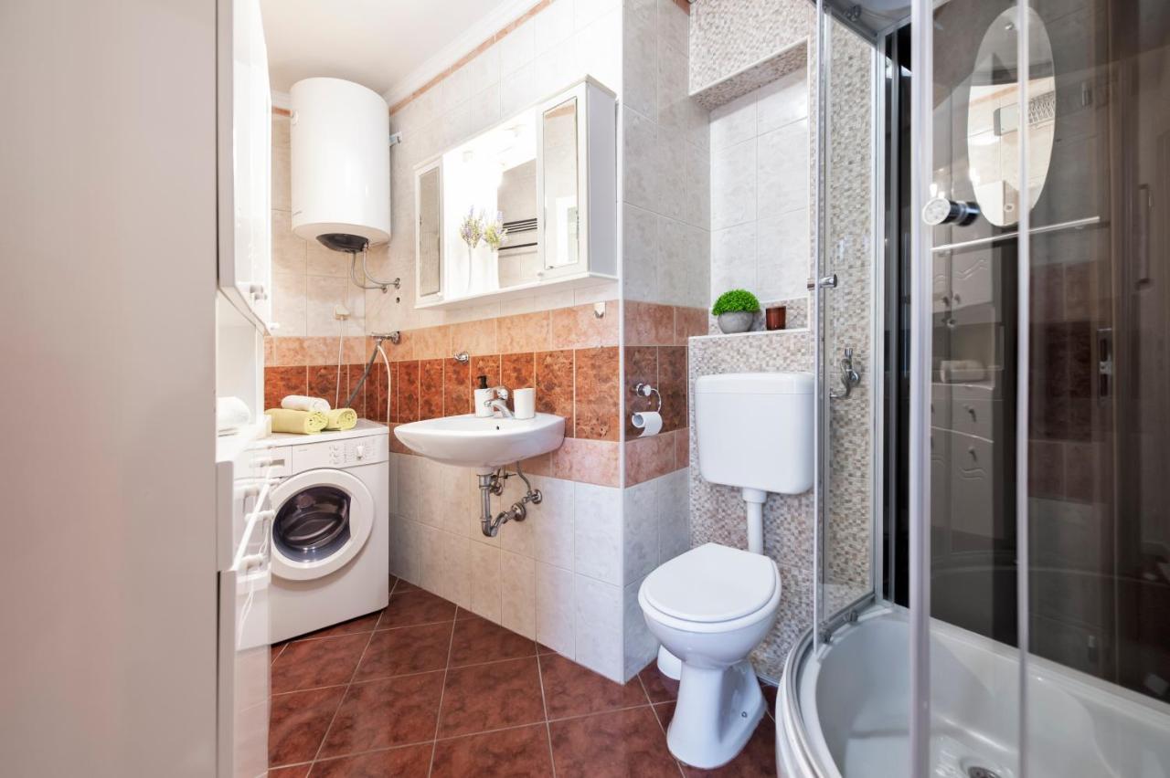 Ap Downtown Apartment Rovinj Bagian luar foto