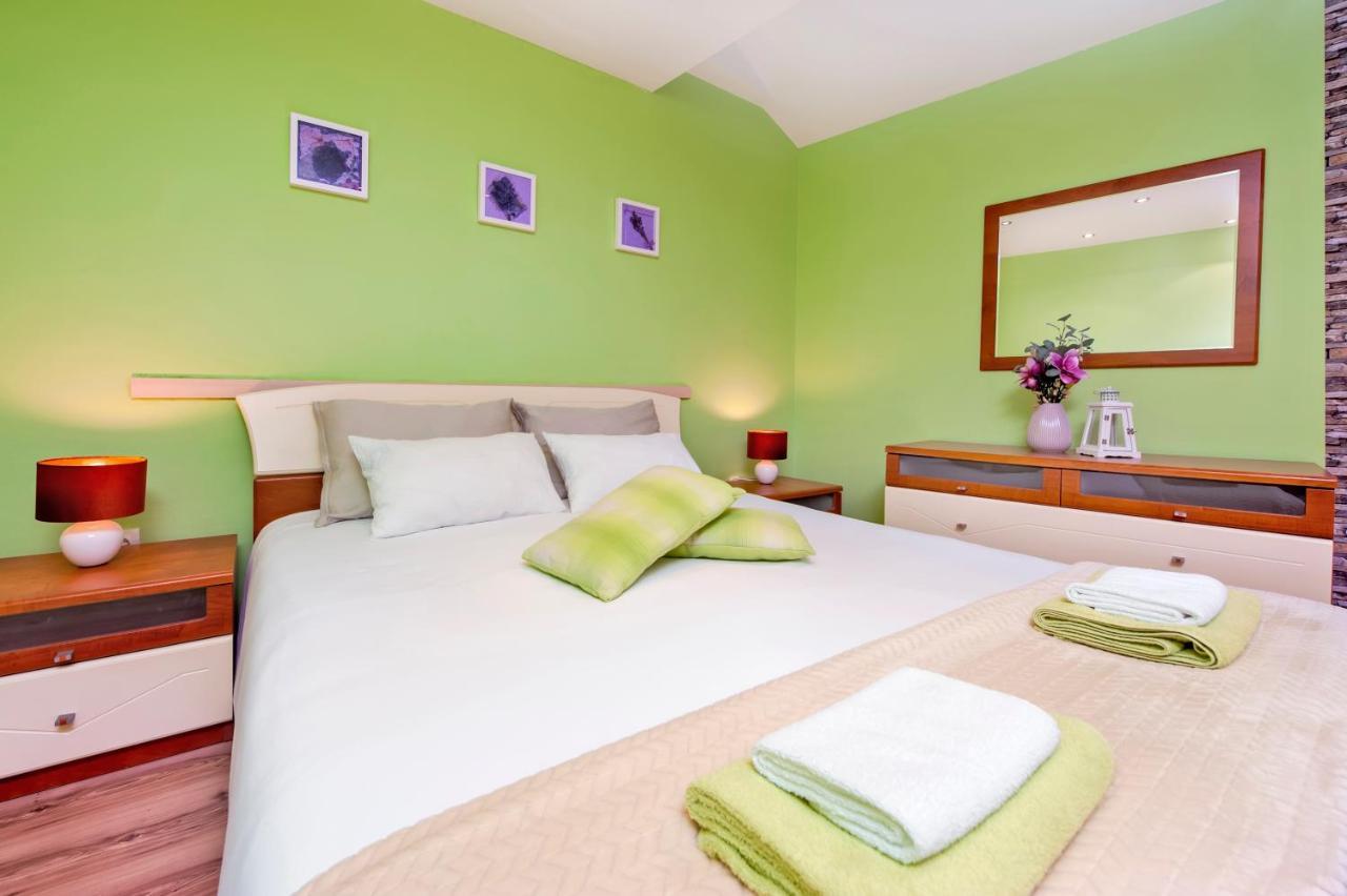 Ap Downtown Apartment Rovinj Bagian luar foto