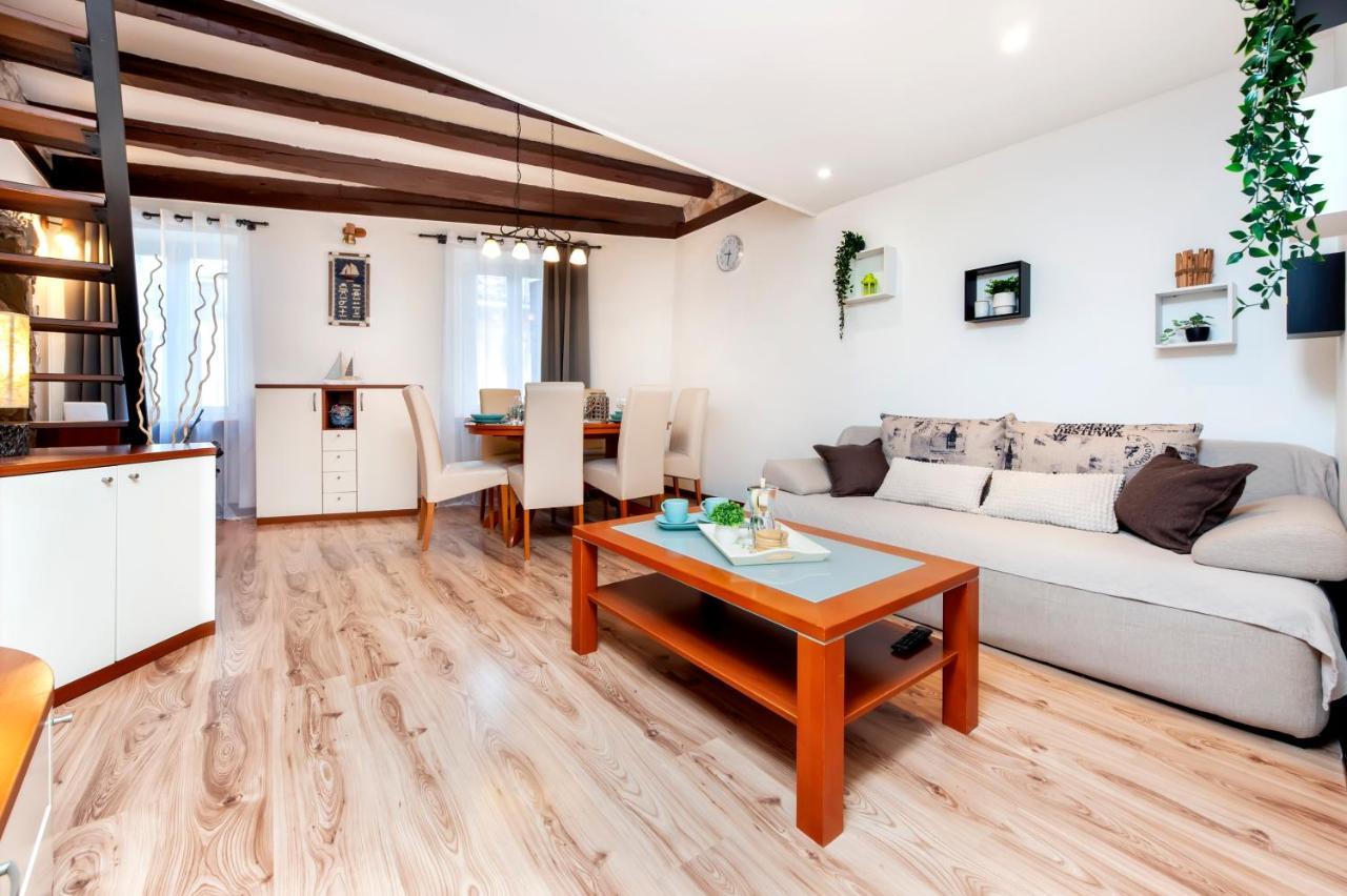 Ap Downtown Apartment Rovinj Bagian luar foto