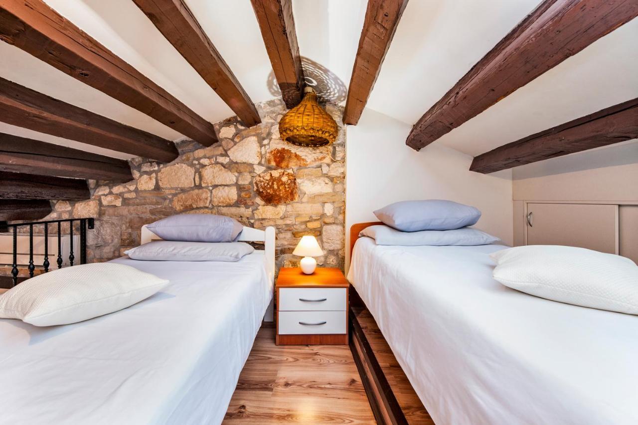 Ap Downtown Apartment Rovinj Bagian luar foto